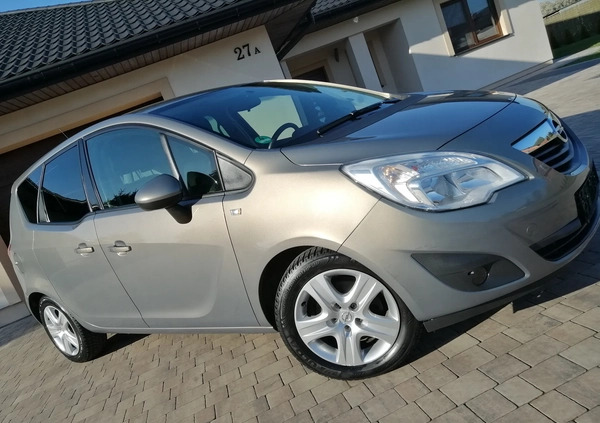 Opel Meriva cena 24900 przebieg: 166000, rok produkcji 2011 z Łask małe 781